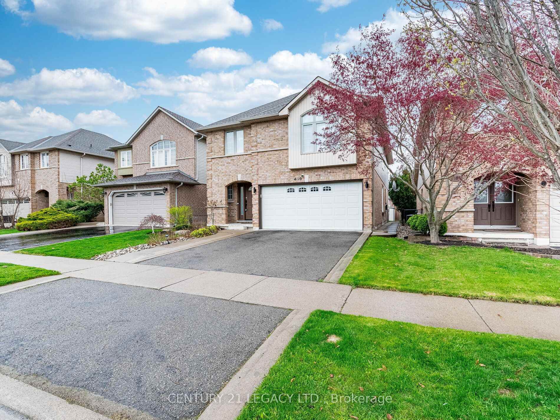 Photo de la propriété: 4110 Forest Run Avenue ON L7M 4L7