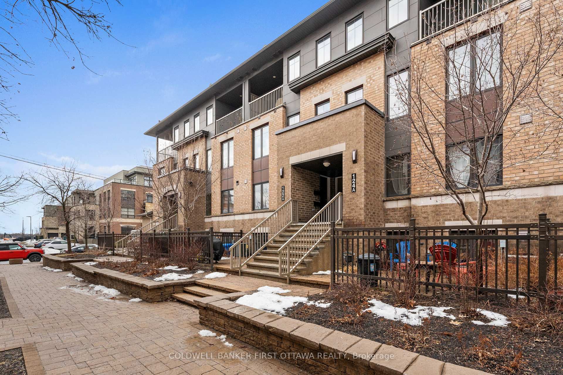 Property Photo: 122 Lindenshade Drive B ON K2J 5R5