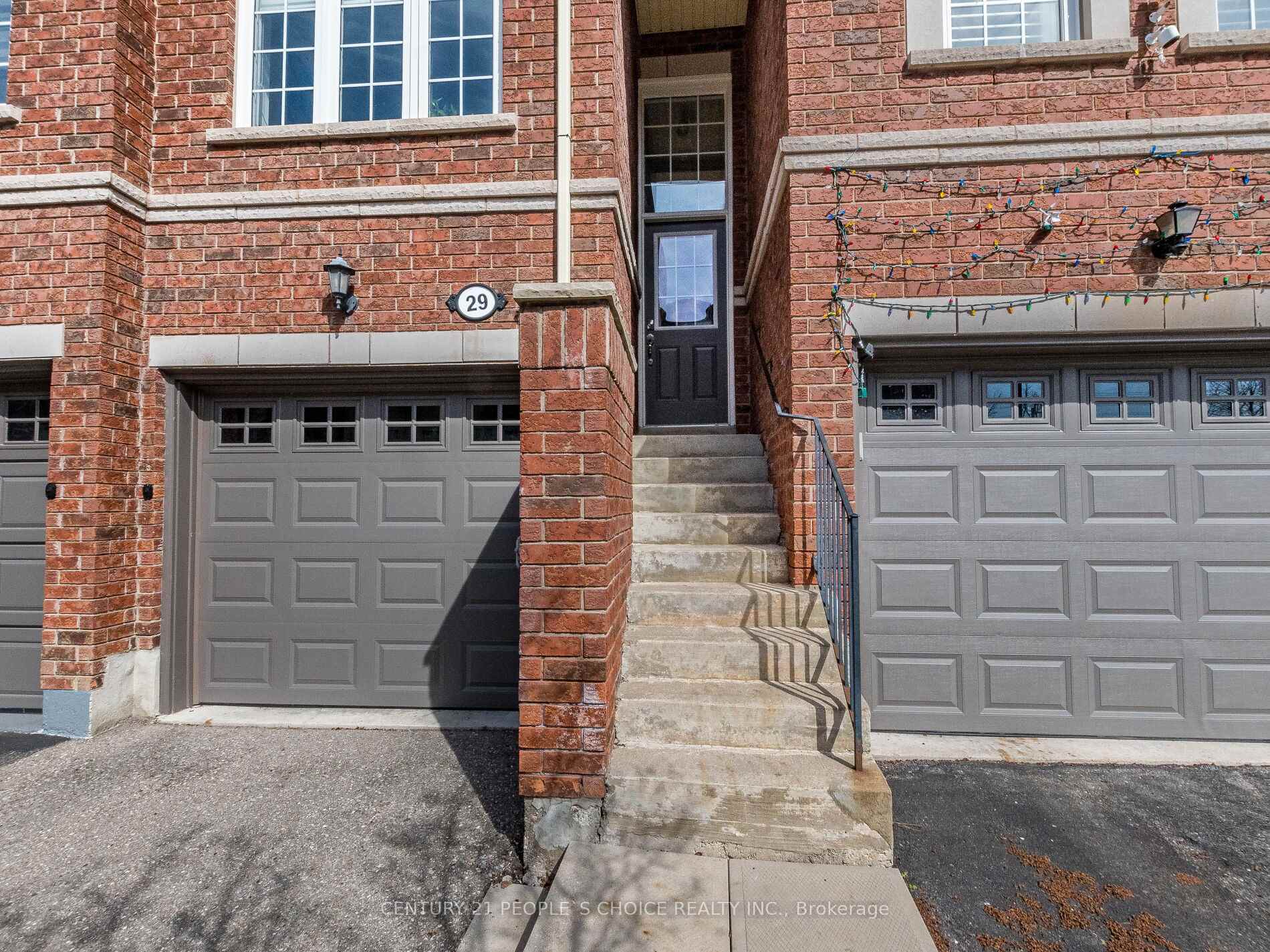 Property Photo: 435 Hensall Circle 29 ON L5A 4P1