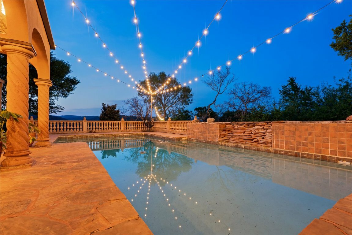 Property Photo: 2604 Saratoga Drive TX 78733