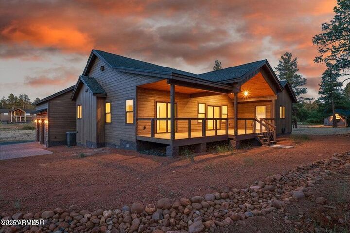 Property Photo: 1380 S Lakeside Trail AZ 85901