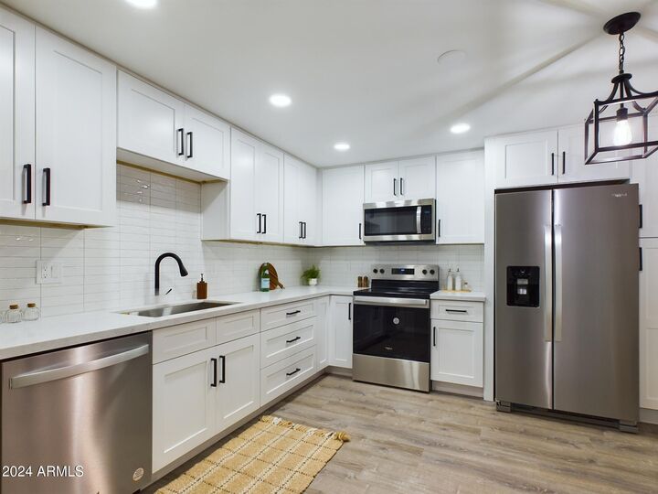 Property Photo: 5124 N 31st Place 522 AZ 85016