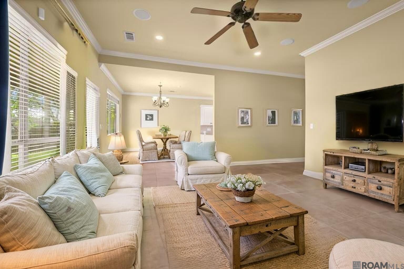 Property Photo: 8927 Lake Mist Ave LA 70810