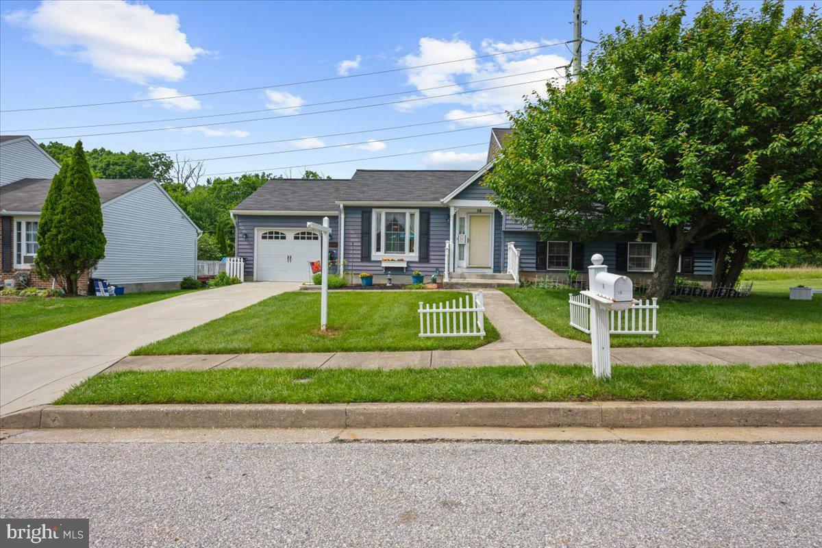 Property Photo: 16 Briarleaf Court MD 21228