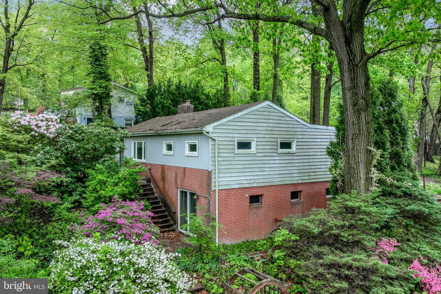 588 Lancaster Pike  New Providence PA 17560 photo