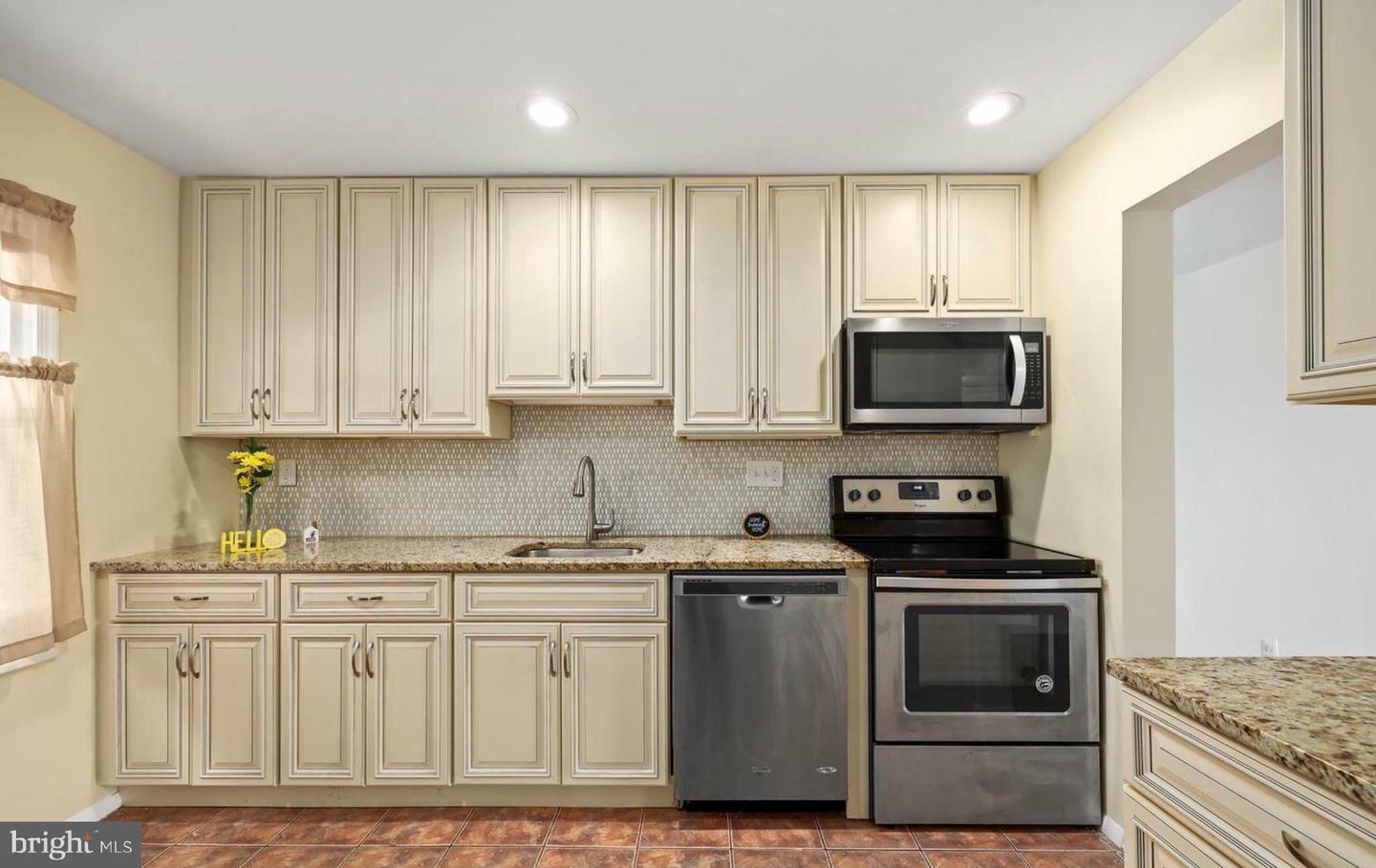 Property Photo: 2913 Wetherburn Court VA 22191