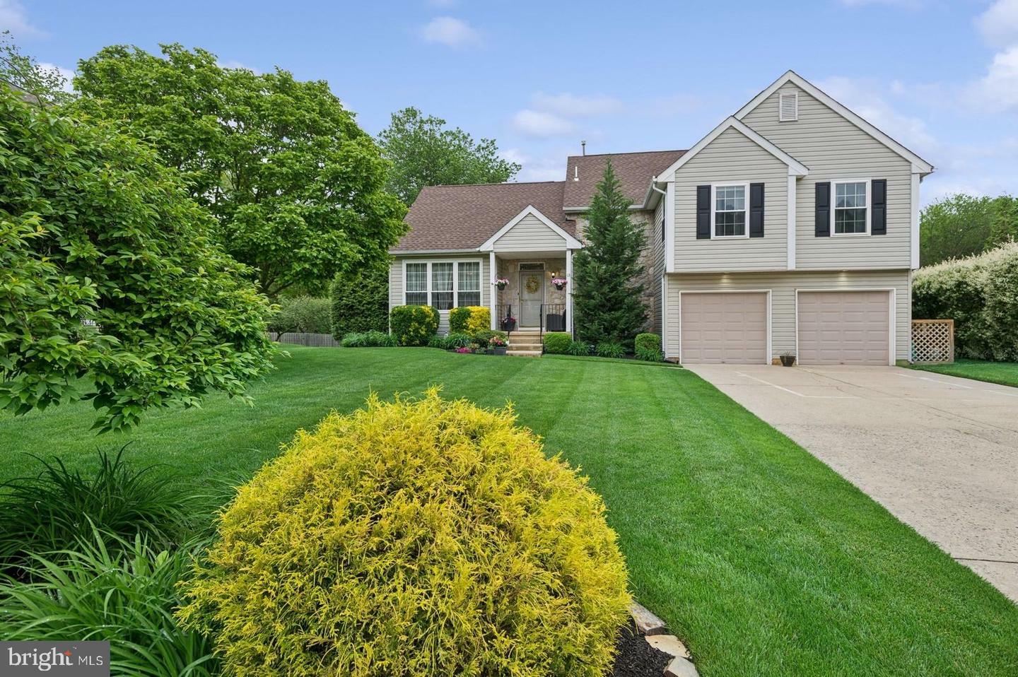 13 Warrington Court  Mount Laurel NJ 08054 photo