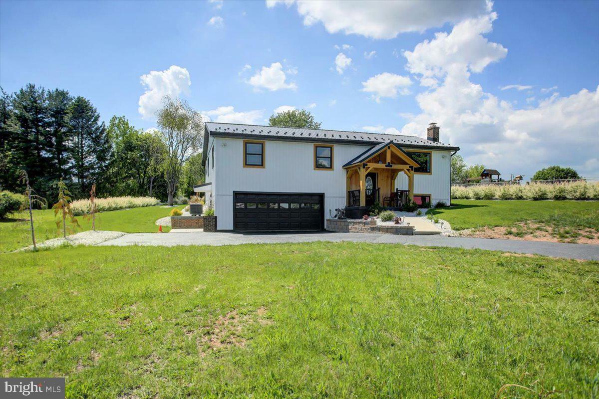 Property Photo: 1607 Wanda Drive PA 17331