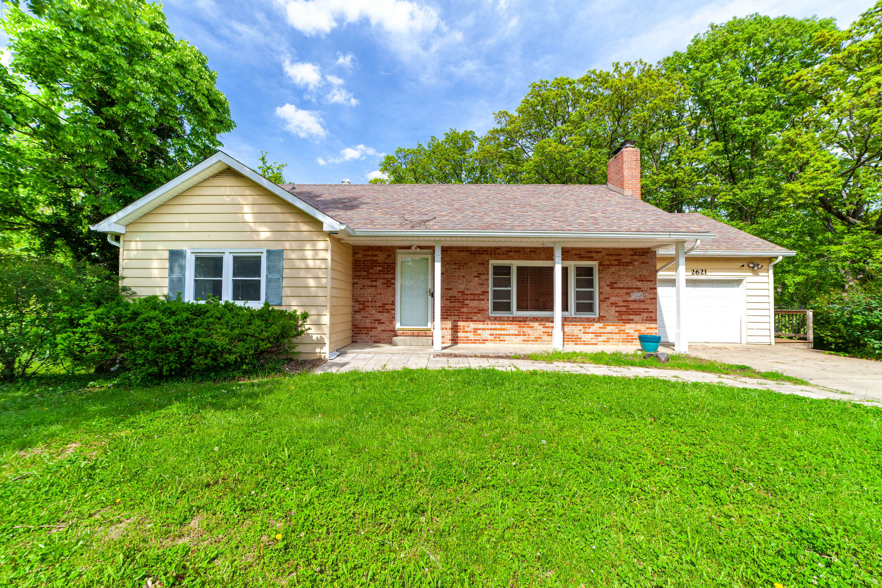 2621 White Gate Dr  Columbia MO 65202 photo