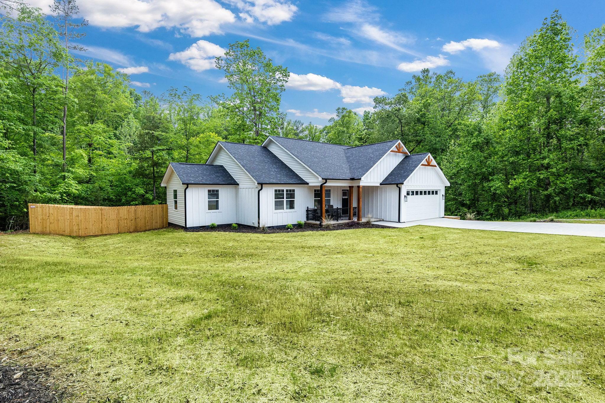 Property Photo: 1222 Summerhill Street SW NC 28645