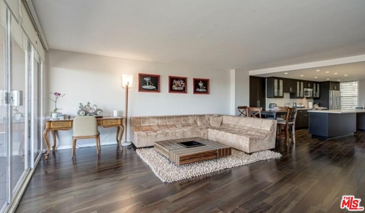 Property Photo: 4265 Marina City Dr CA 90292