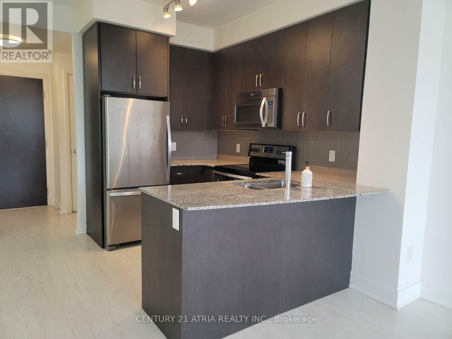 Property Photo: 7608 Yonge Street 504 ON L4J 0J5