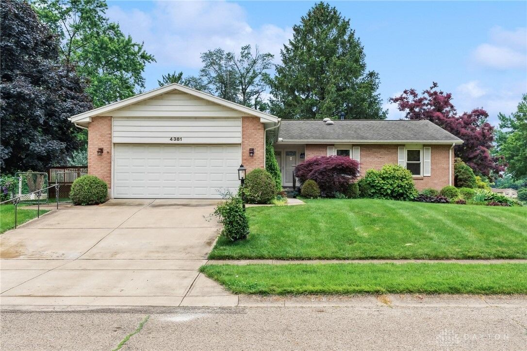 Property Photo: 4381 Meadowsweet Drive OH 45424