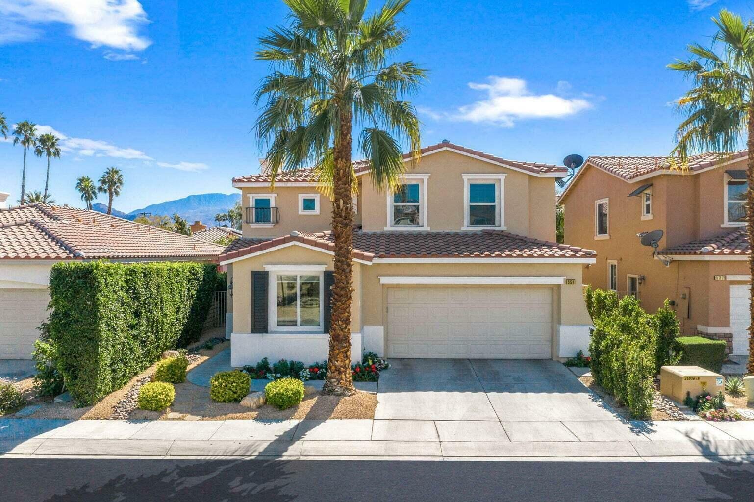 Property Photo: 551 Vista Azul CA 92260
