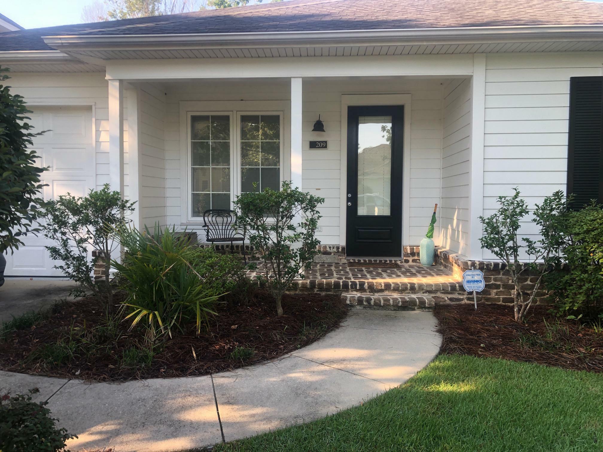 Property Photo: 209 S Zander Way FL 32459