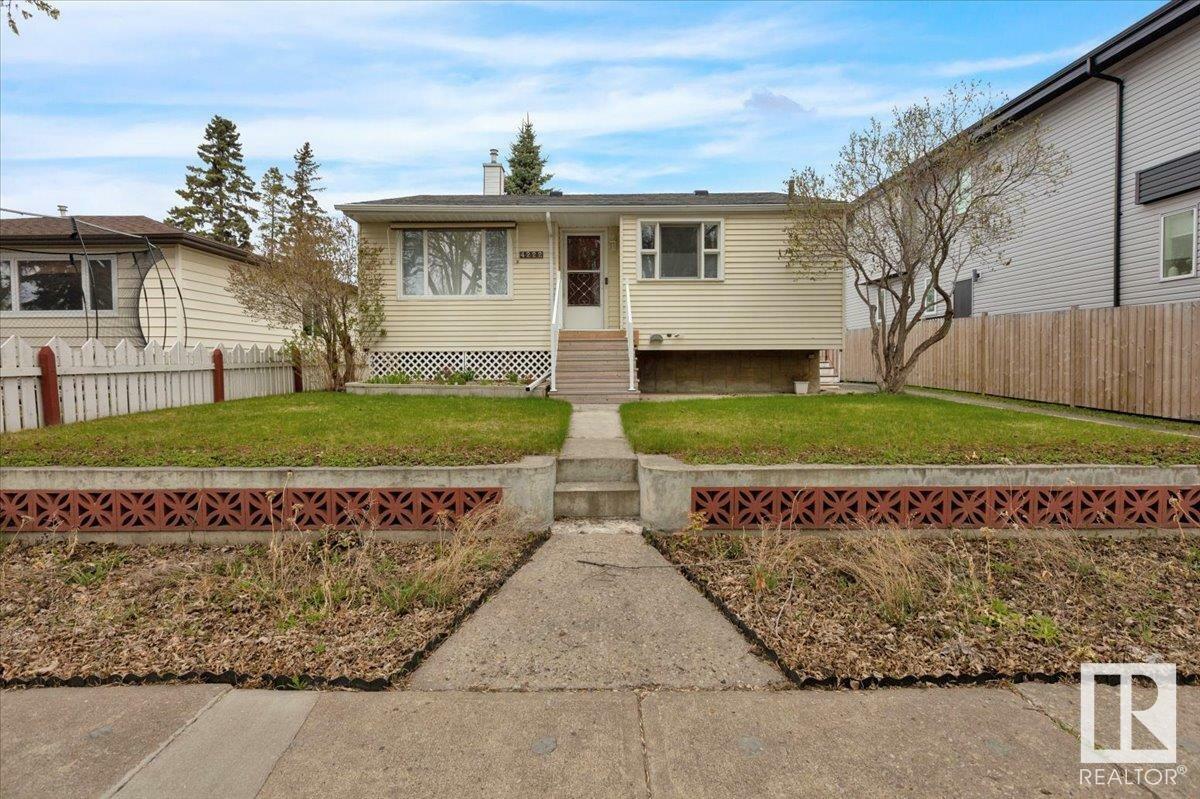 Photo de la propriété: 4222 113 Avenue NW AB T5W 0R5