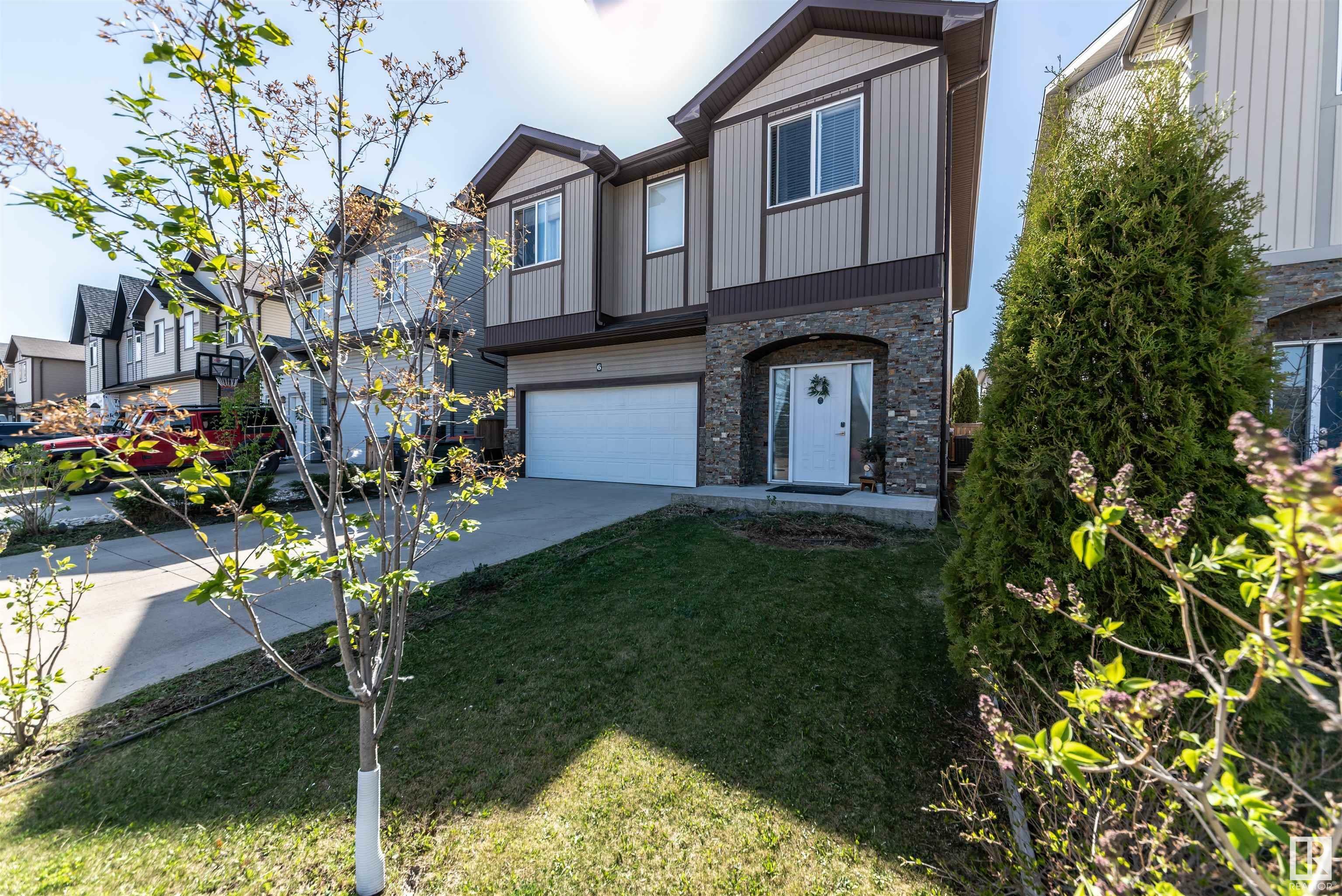 Property Photo: 6 Meridian Close AB T7Z 0B4
