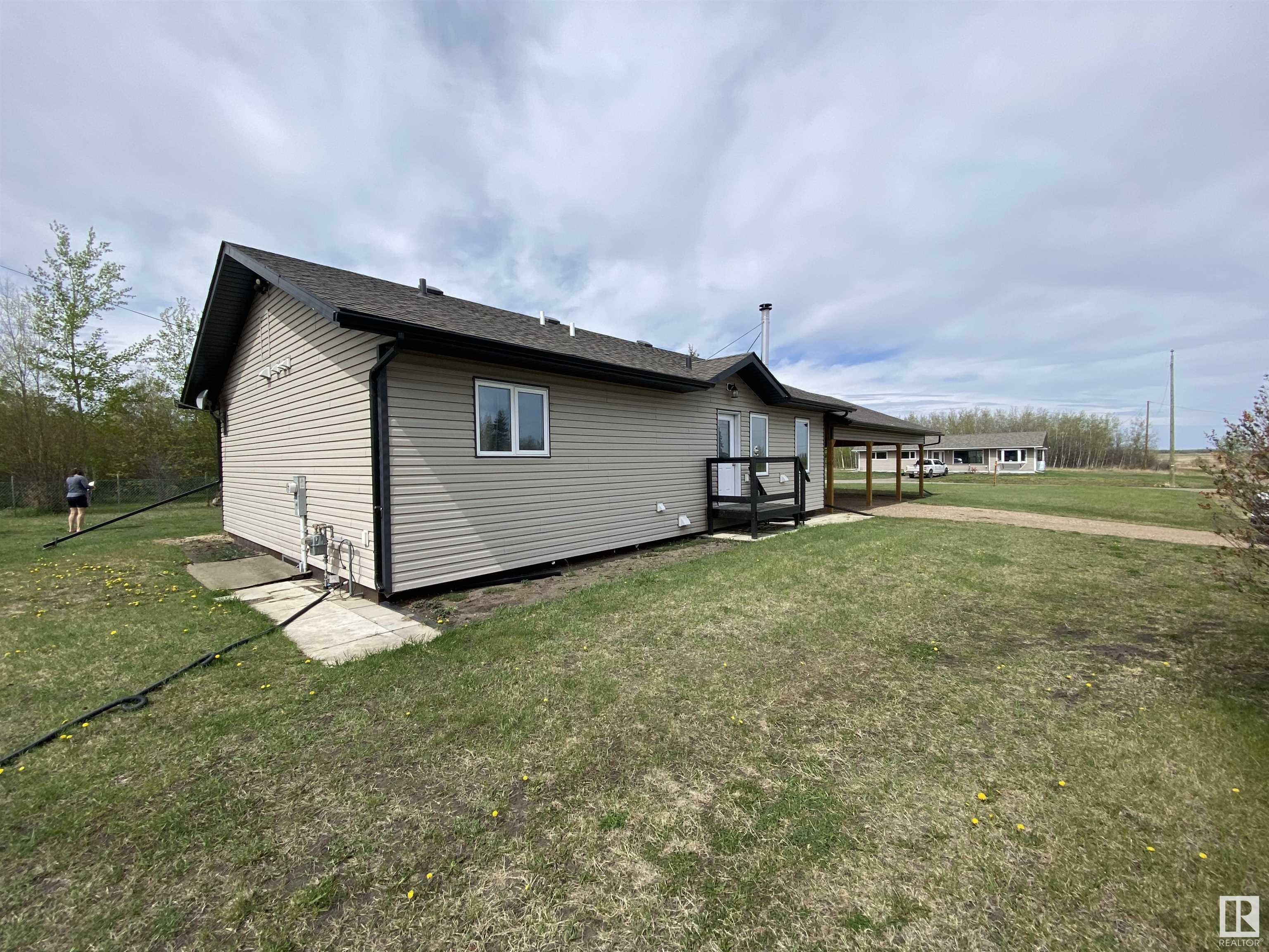 Photo de la propriété: 5304 53 Street AB T0B 0C0