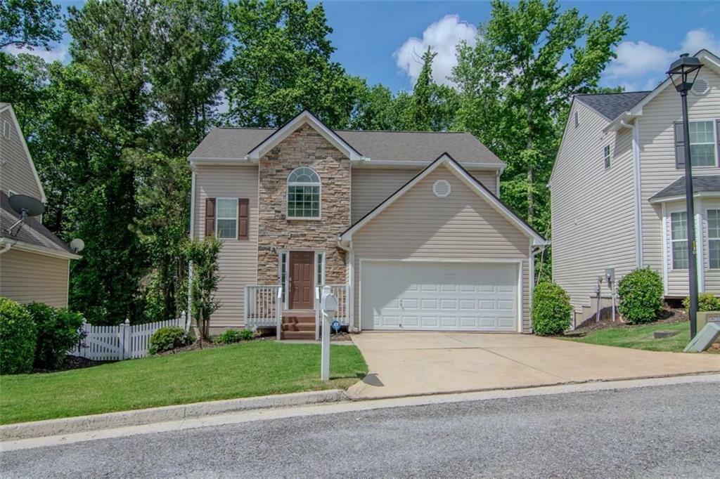Property Photo: 28 Greystone Ridge GA 30141