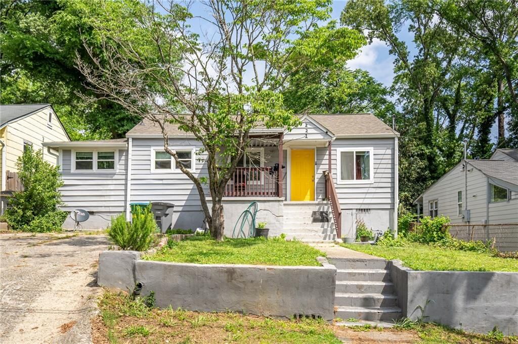 Property Photo:  221 Birch Street  GA 30354 