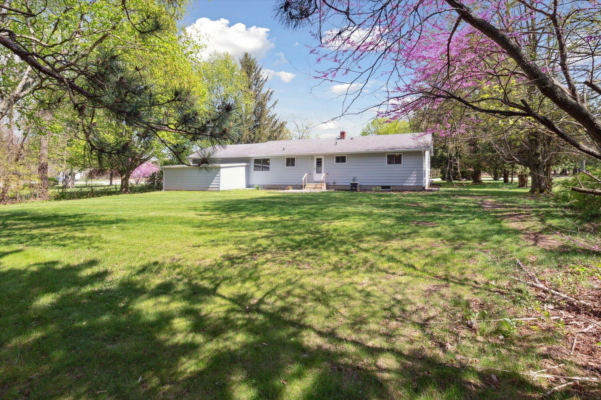 Property Photo: 6403 US-20 IN 46371