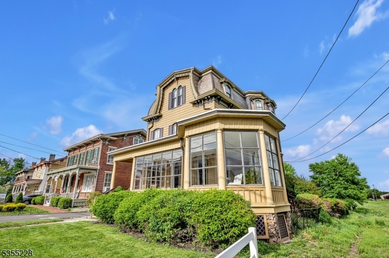 Property Photo: 152 Main St NJ 08822