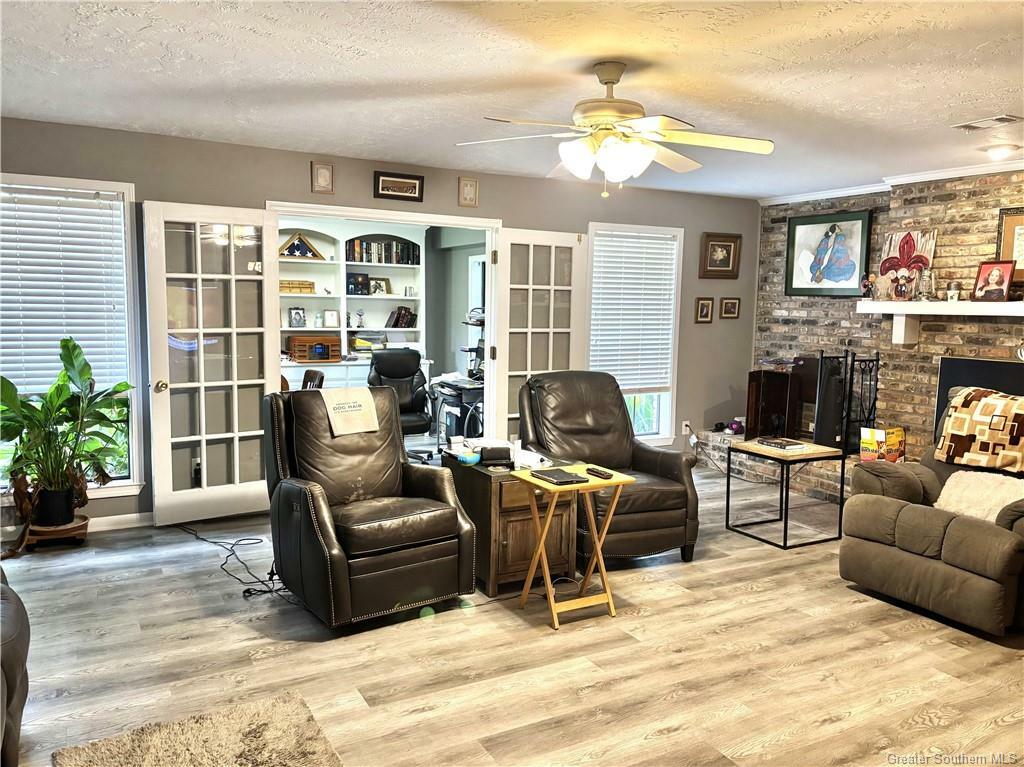 Property Photo: 2221 Oak Grove Drive LA 70668