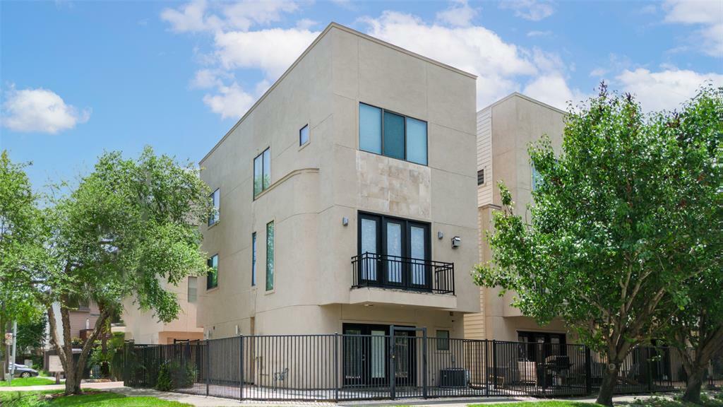 731 Reinerman Street  Houston TX 77007 photo