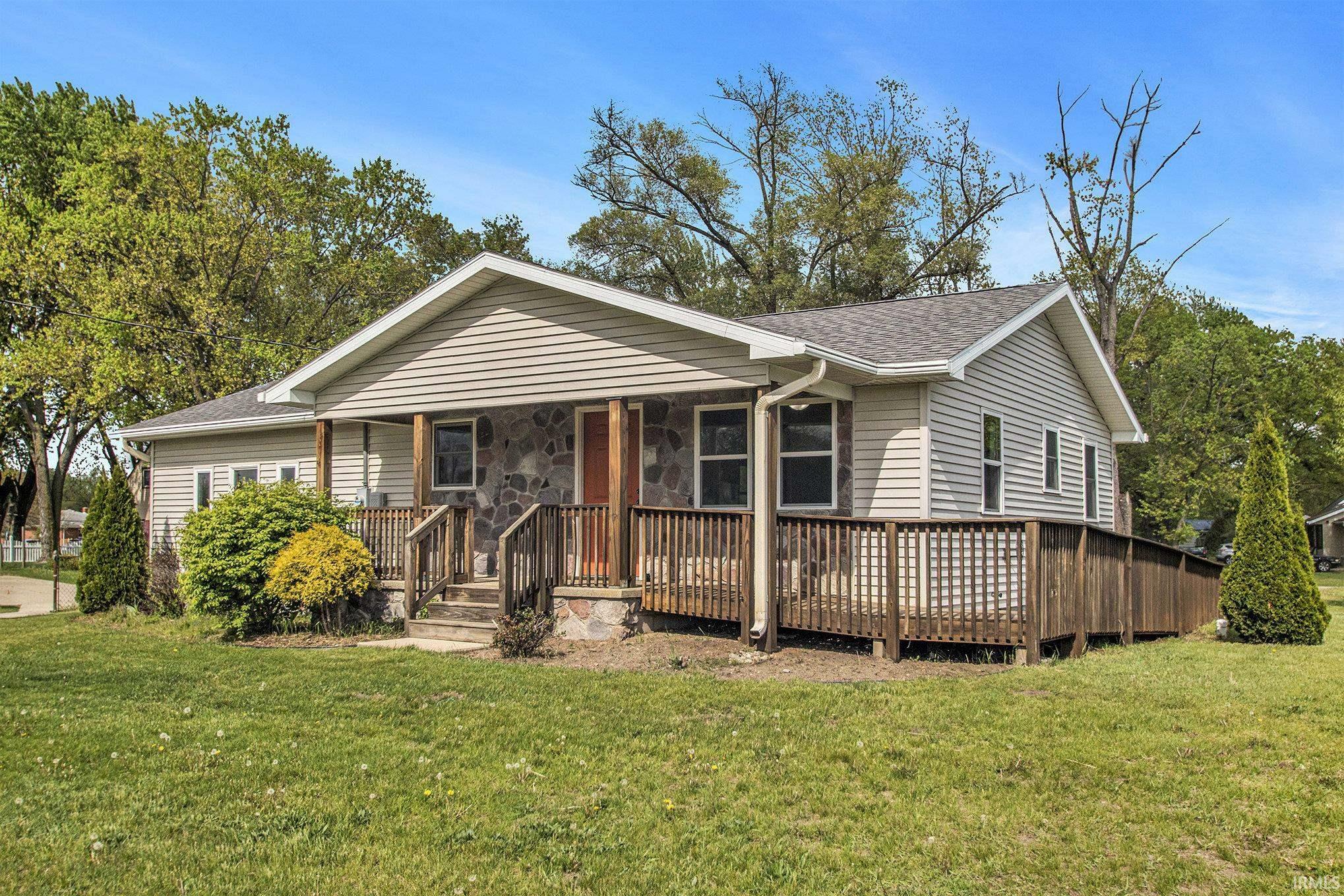 Property Photo: 54628 County Road 17 IN 46516