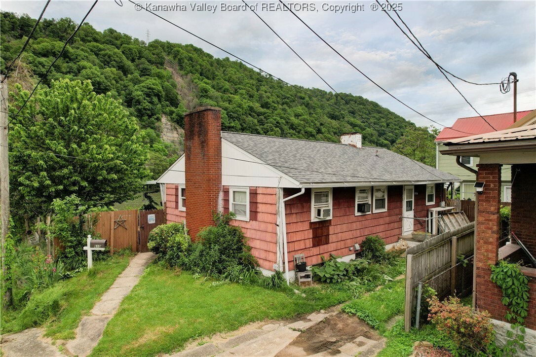 610 Ferry Street  Montgomery WV 25136 photo