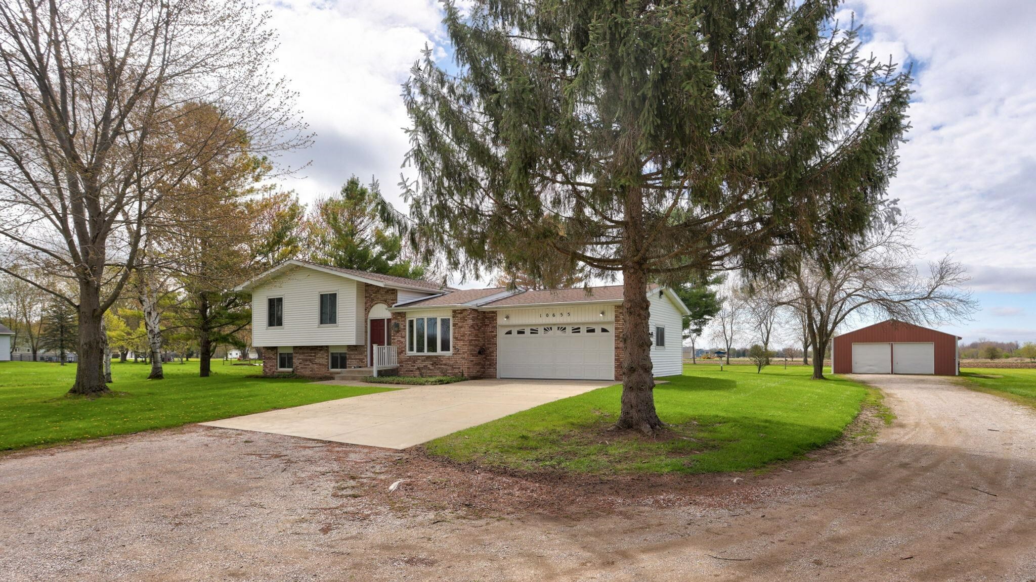 Property Photo: 10655 Tittabawassee MI 48623