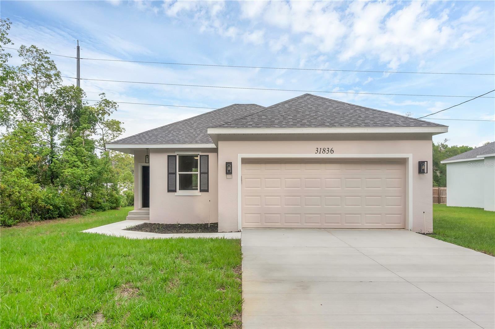 Property Photo: 31836 Sybil Avenue FL 32776