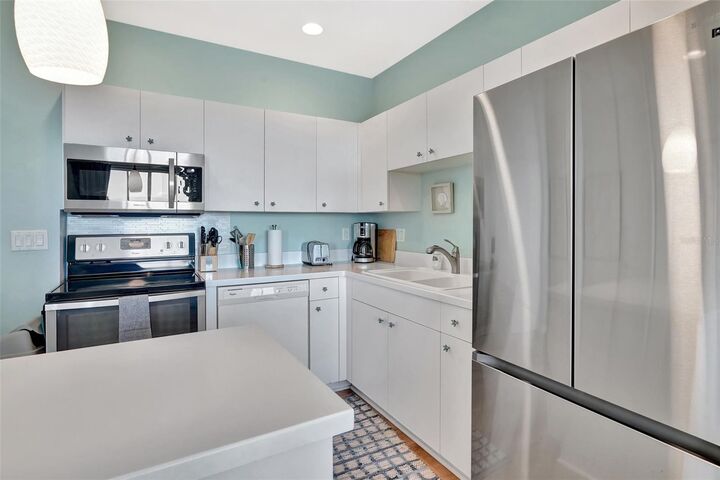 Property Photo: 2090 Matecumbe Key Road 1708 FL 33955