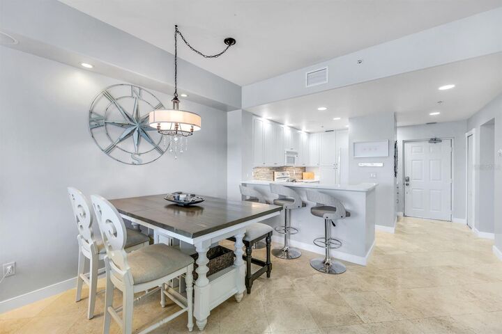 Property Photo:  2090 Matecumbe Key Road 1404  FL 33955 