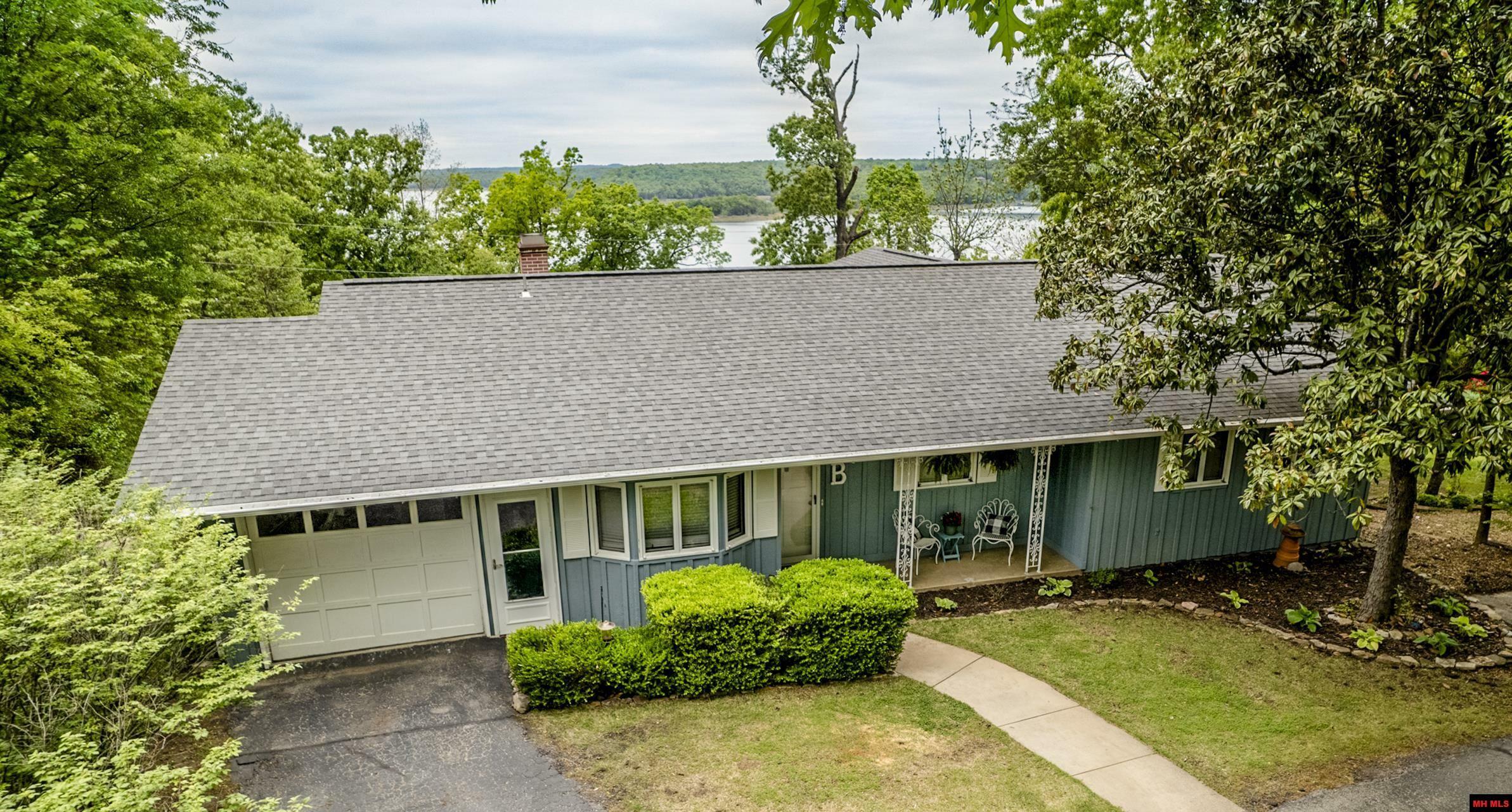 Property Photo: 592 Edgewood Bay Drive AR 72642