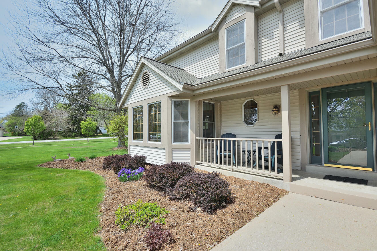 Property Photo: 13970 Tremont St WI 53005