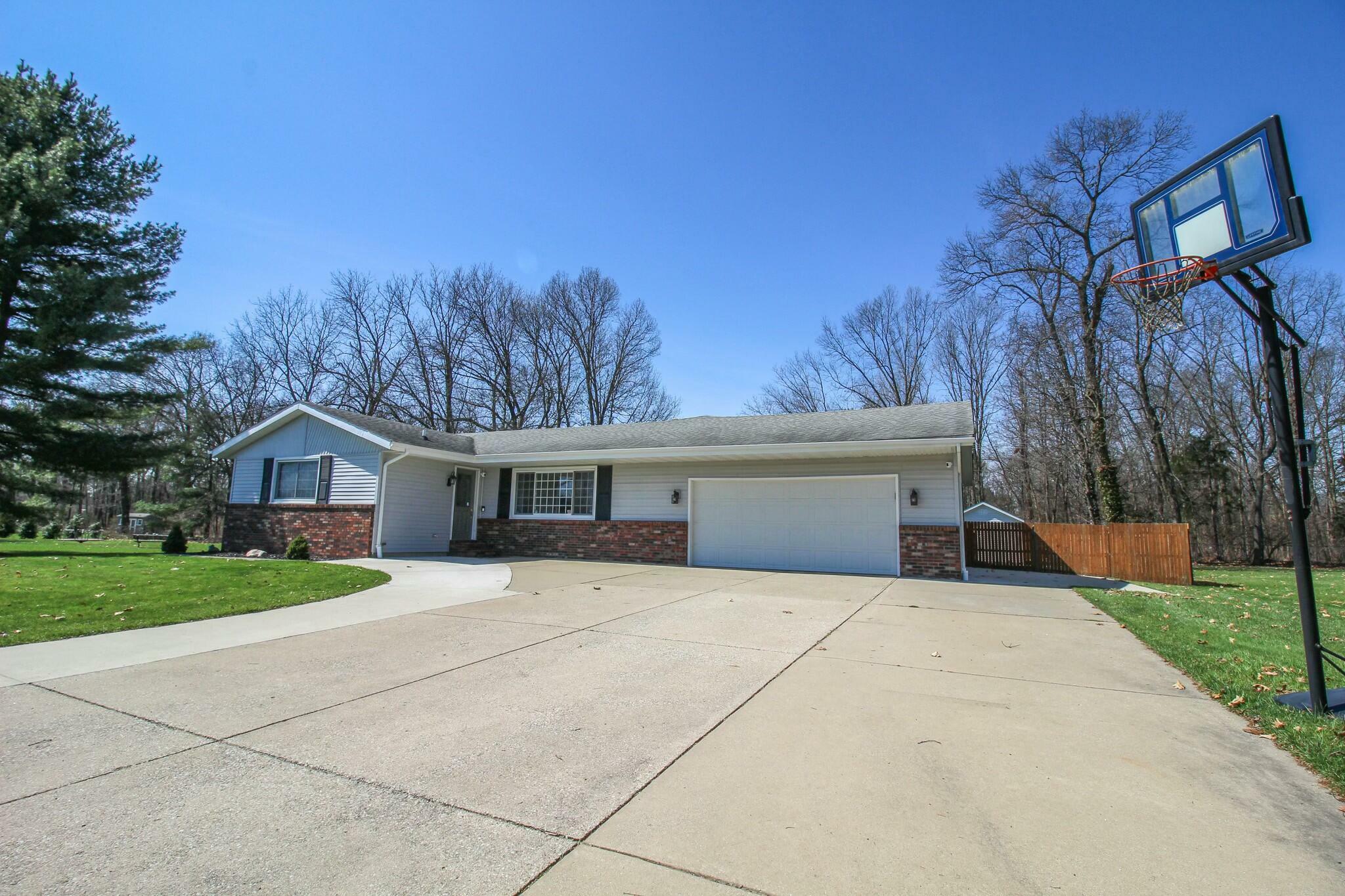 Property Photo: 56780 Chippewa Drive MI 49093