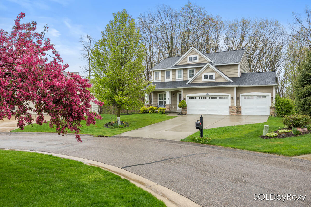 Property Photo: 3558 Bridgehampton Drive NE MI 49546