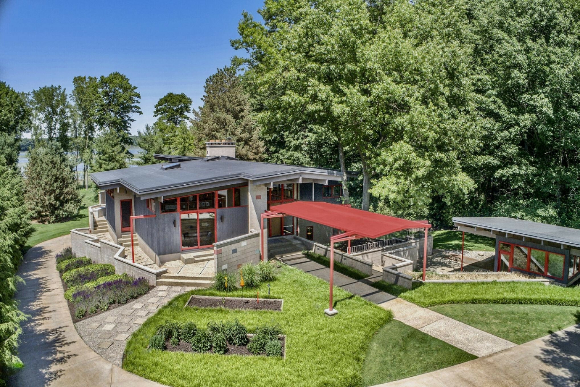 6465 Sandhill Lane  Fennville MI 49408 photo