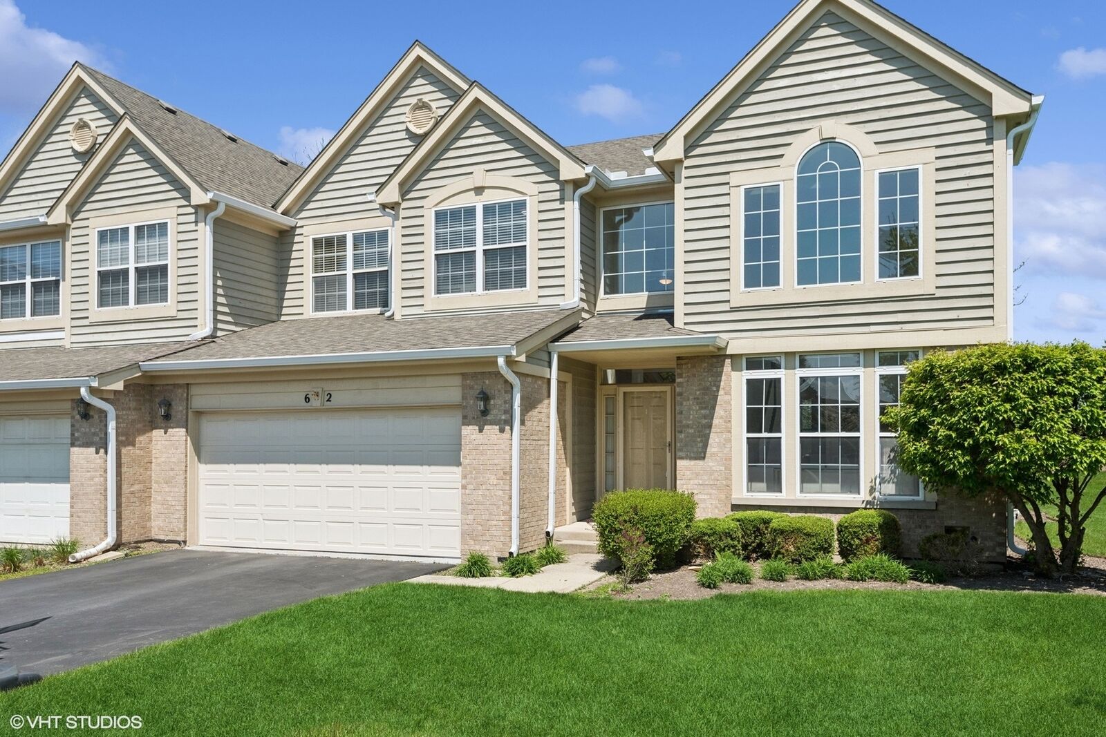 Property Photo: 62 Andover Circle IL 60062
