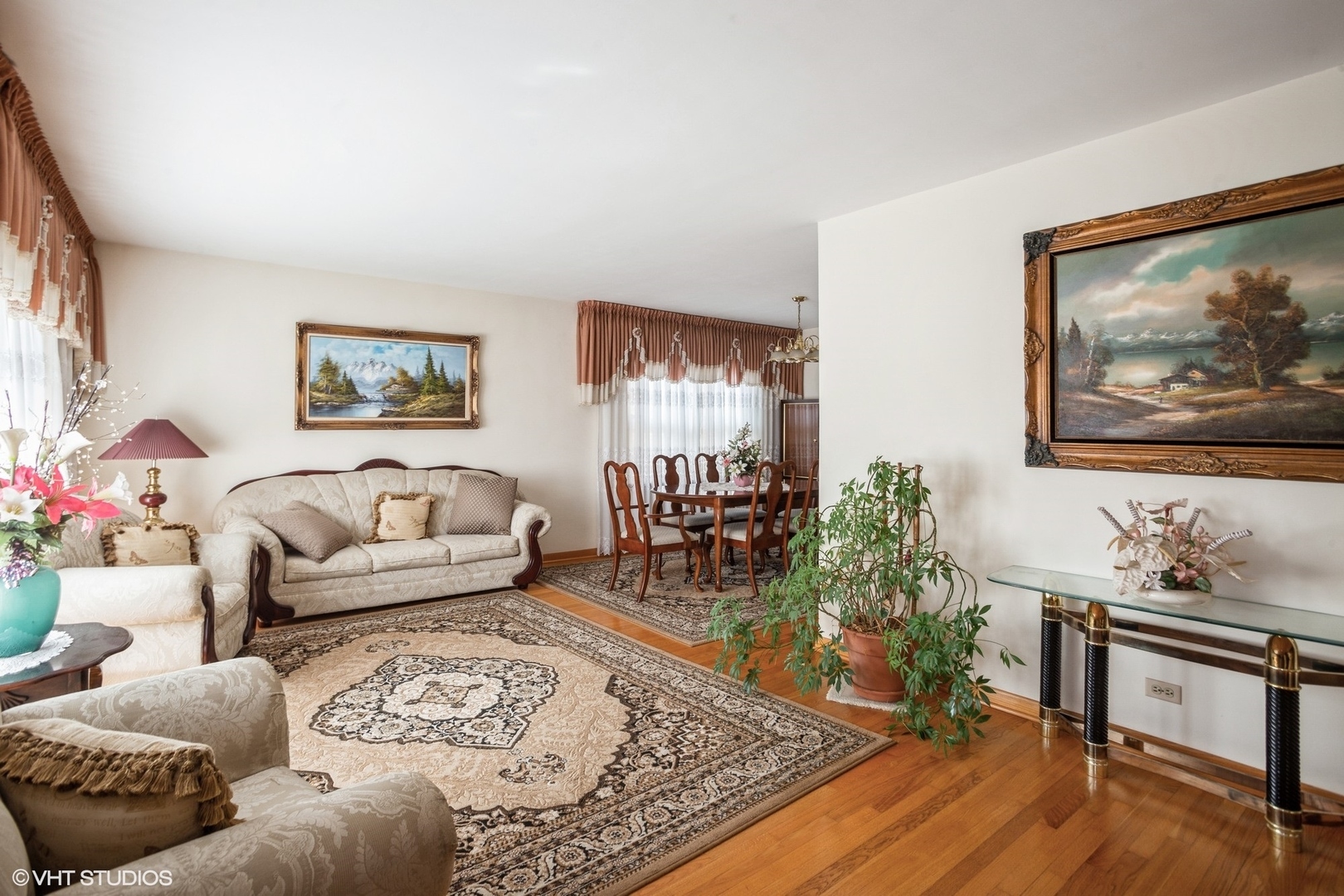 Property Photo: 3618 N Panama Avenue IL 60634