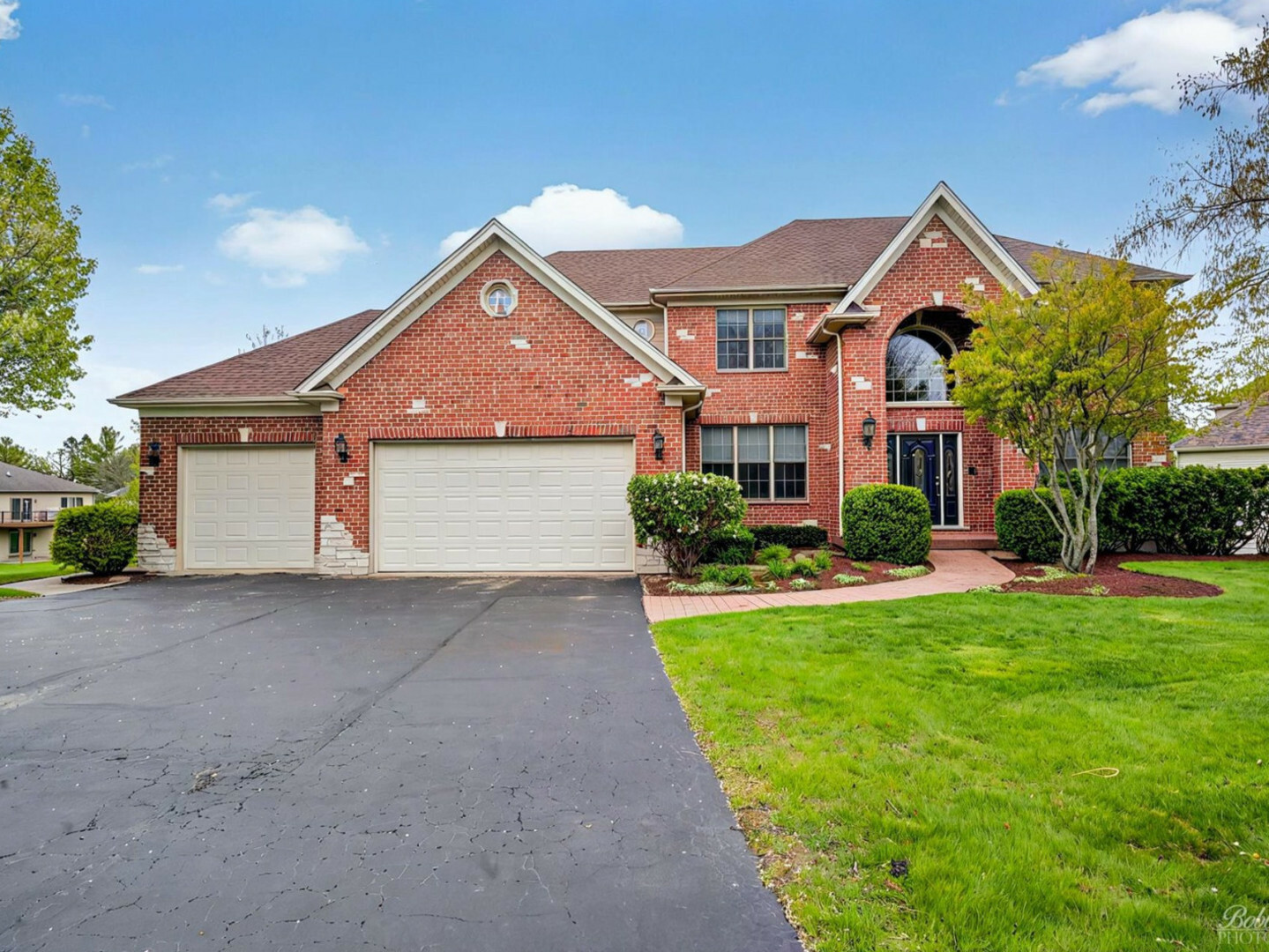 Property Photo: 1321 Oak Hill Lane IL 60140