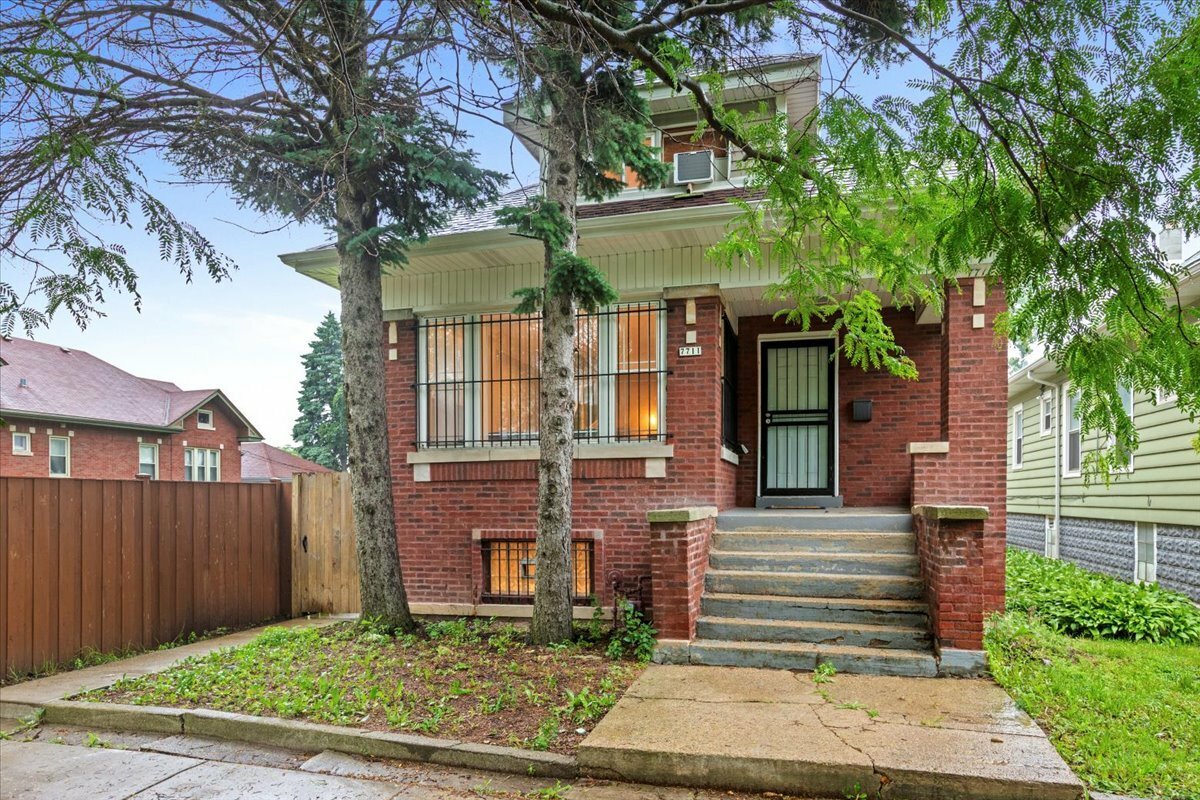 Property Photo: 7711 S Throop Street IL 60620