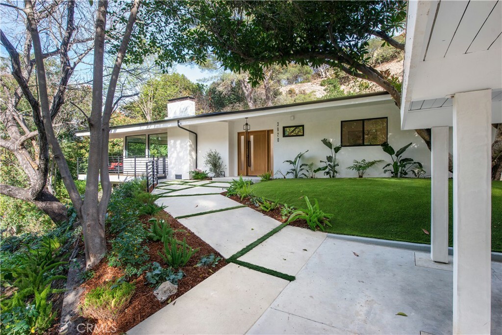 Property Photo: 3920 Weslin Avenue CA 91423