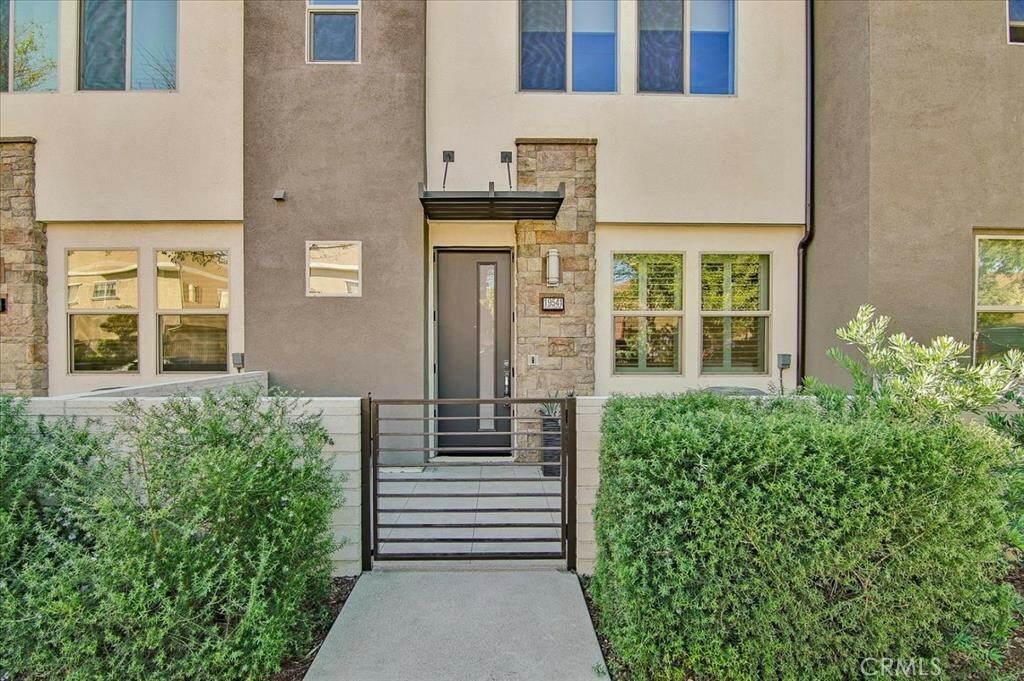 Property Photo: 19541 Cardigan Drive CA 91324