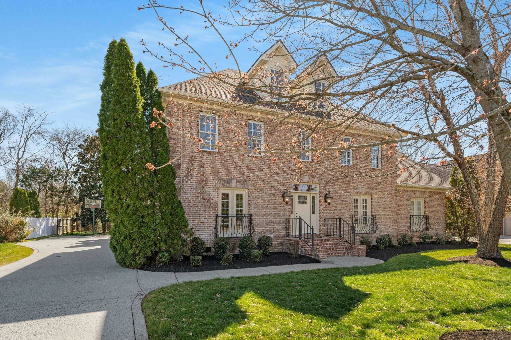 Property Photo: 1413 Bradberry Dr TN 37130