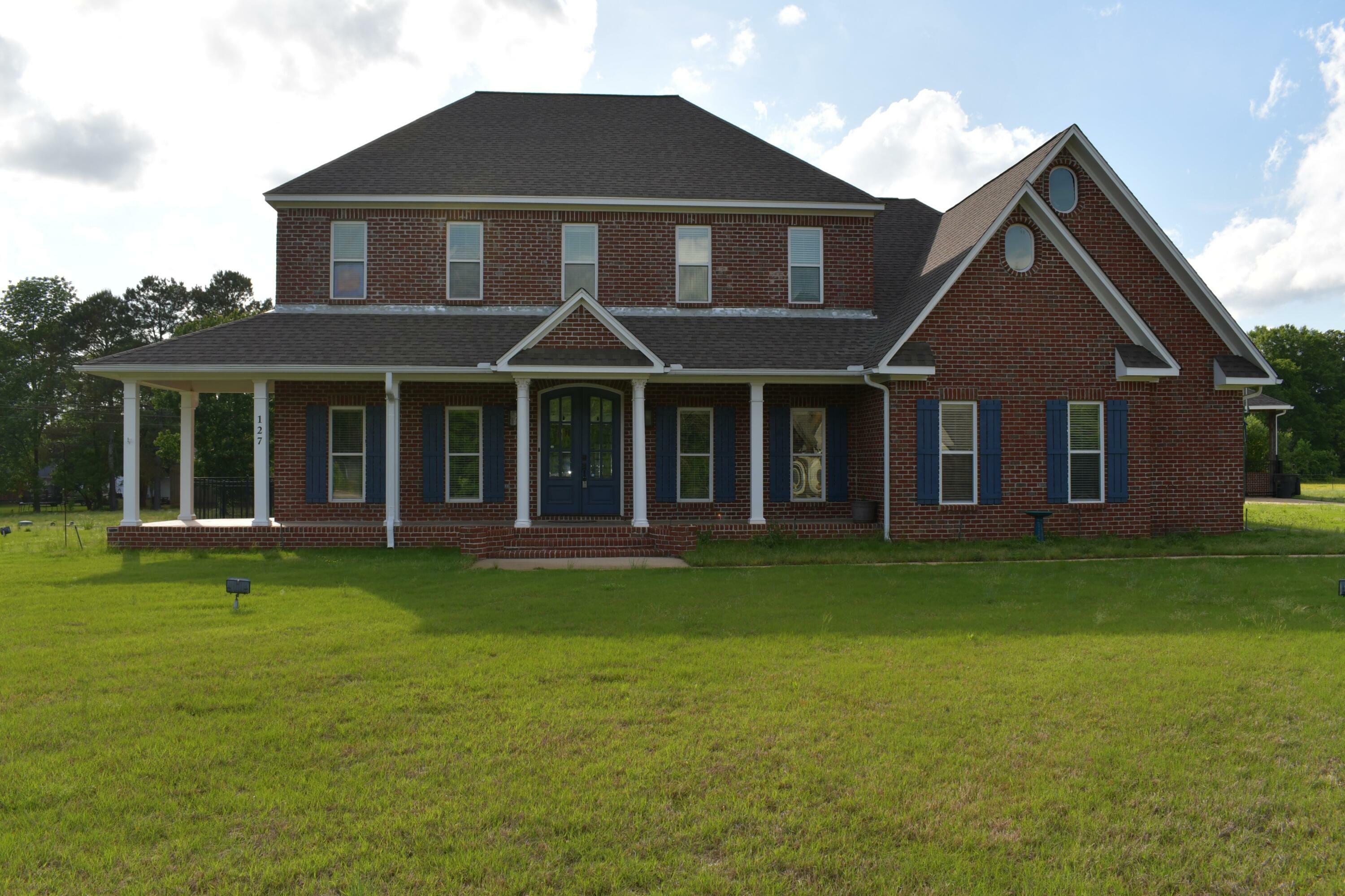 Property Photo: 127 Wilsong Village MS 38866