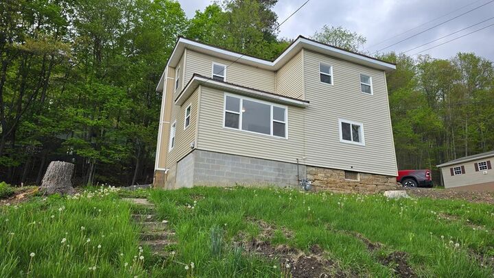 Property Photo: 105 Taylor St PA 16912