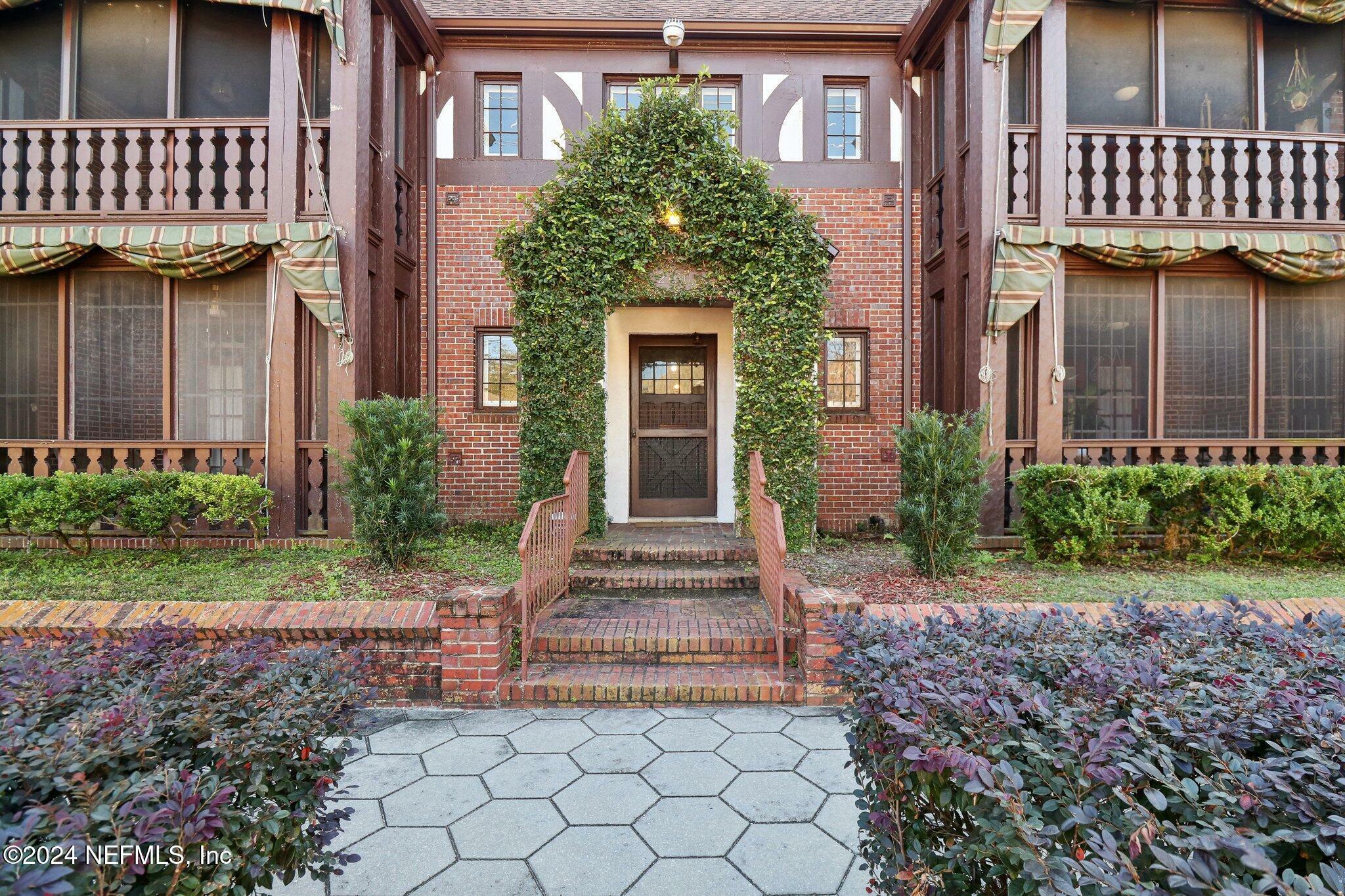 Property Photo: 2160 Forbes Street C FL 32204