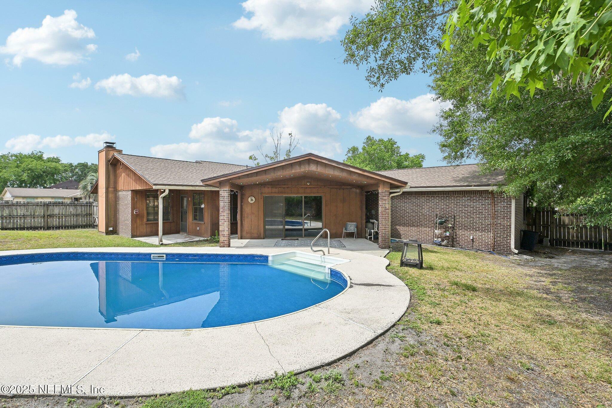 Property Photo: 2166 Constitution Drive FL 32073